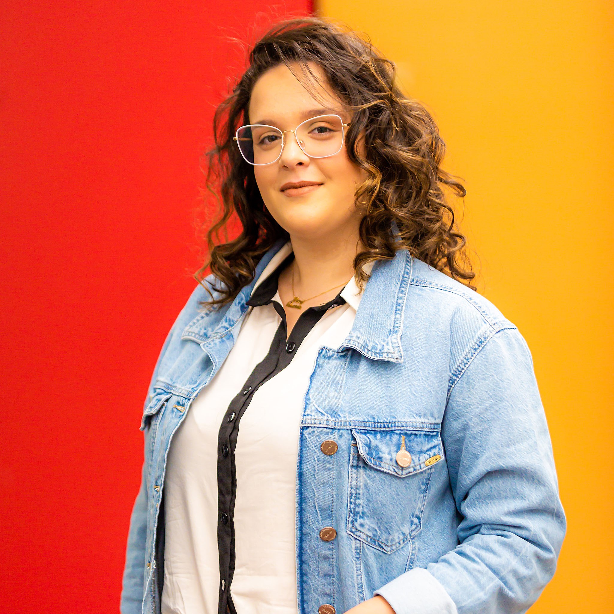Maria Eduarda Machado Jornalista em formação com experiência em assessoria de imprensa e planejamento de mídias sociais. Trabalha na produção de conteúdos para blogs e na assessoria de imprensa das marcas. Linkedin